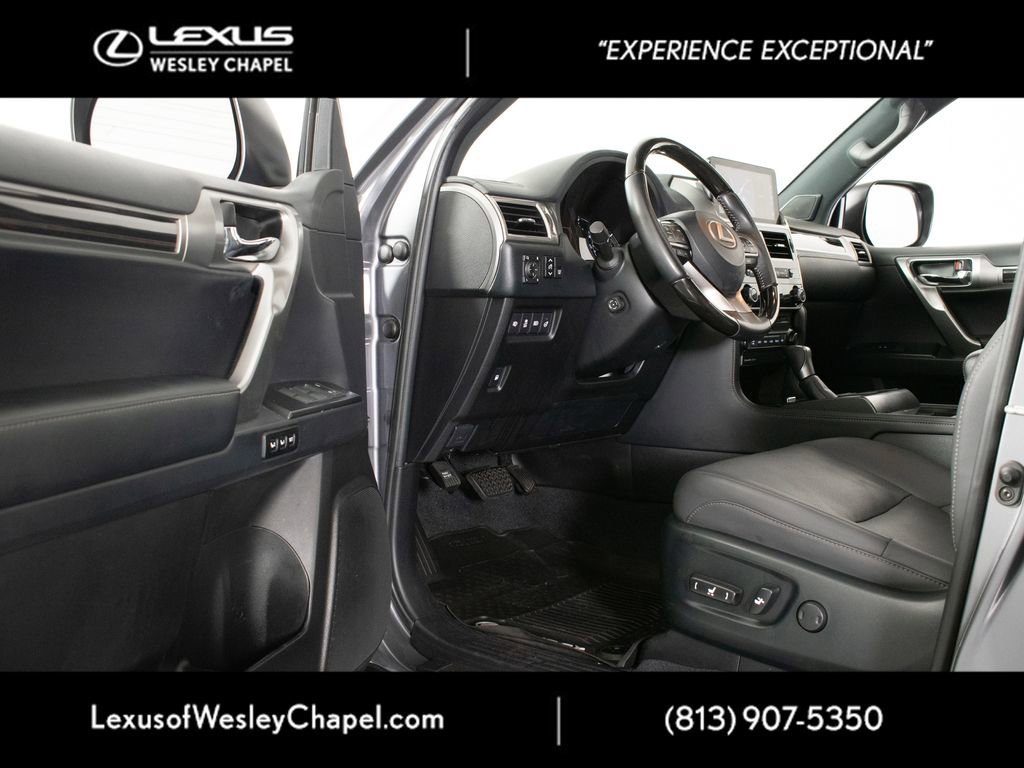 Used 2023 Lexus GX 460 Premium w/ Premium Package image 19
