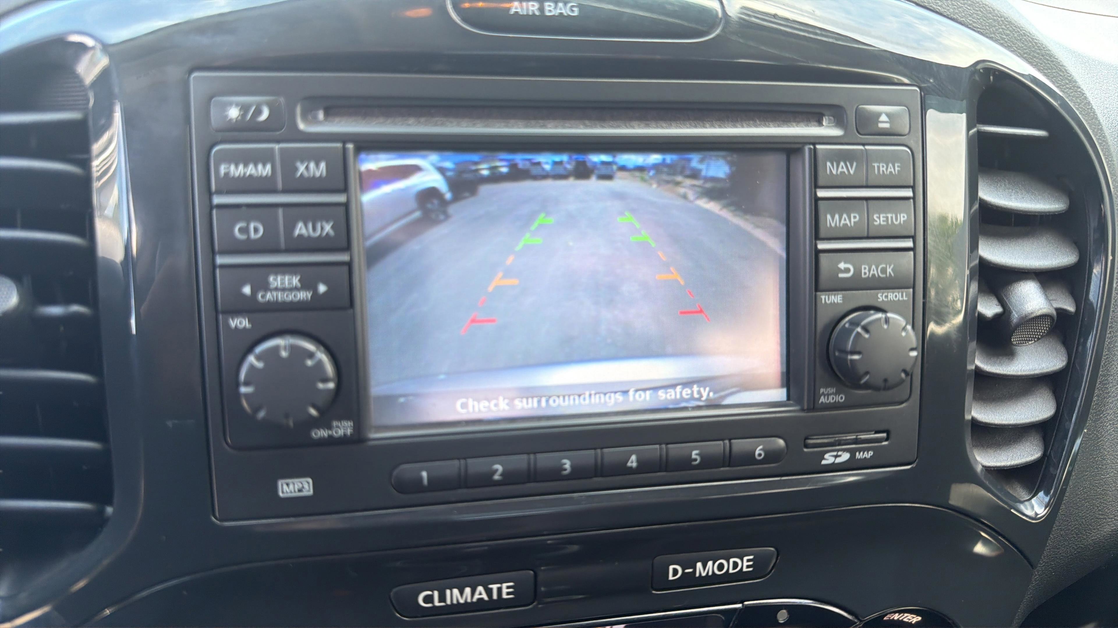 Used 2012 Nissan Juke SL AWD/4WD image 28