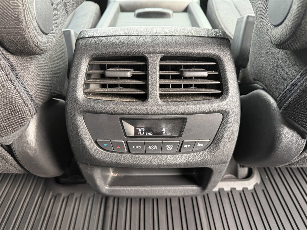 Used 2022 Honda Pilot Sport image 17