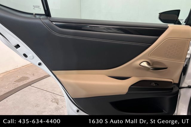 Used 2021 Lexus ES 300h w/ Accessory Package 2 image 18