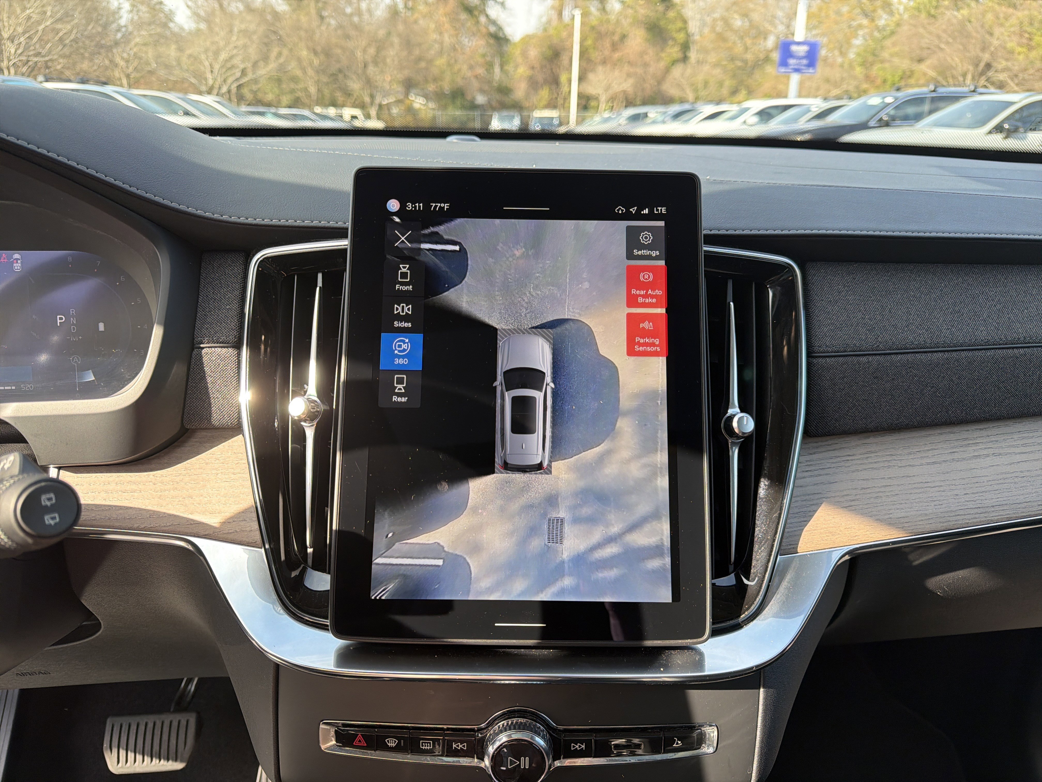 Certified 2025 Volvo XC90 B6 Plus image 25