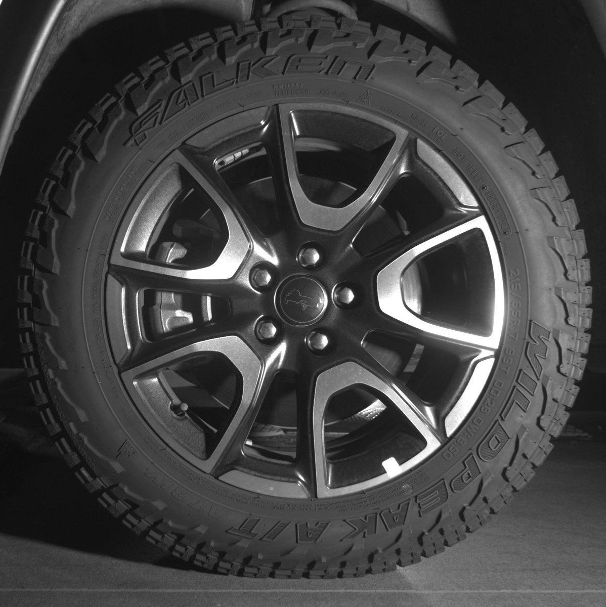 Used 2025 Jeep Compass Trailhawk image 12