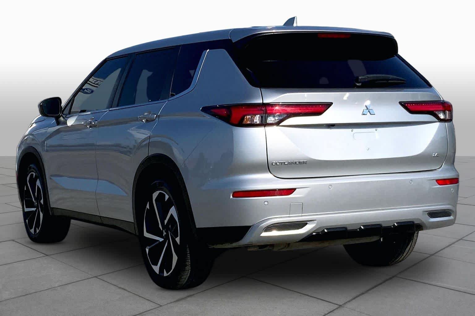 Used 2022 Mitsubishi Outlander SE FWD image 12