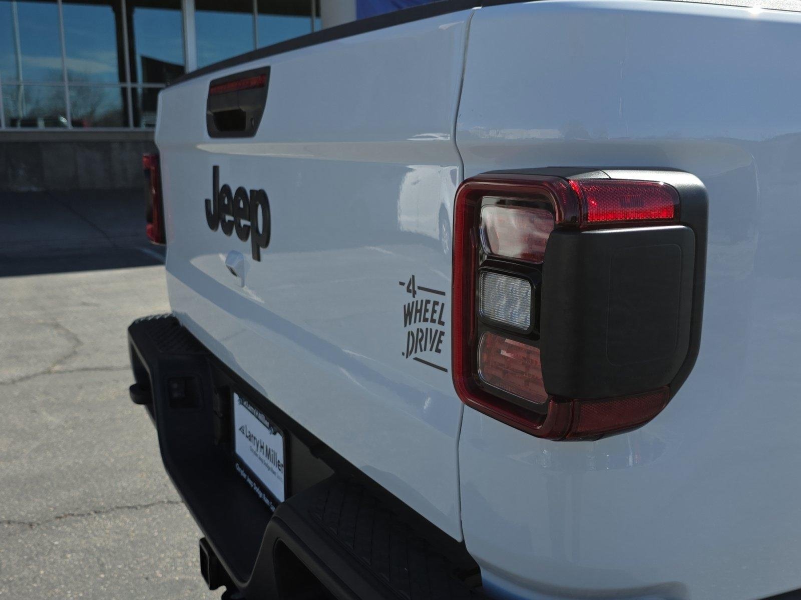 New 2026 Jeep Gladiator Sport AWD/4WD image 10