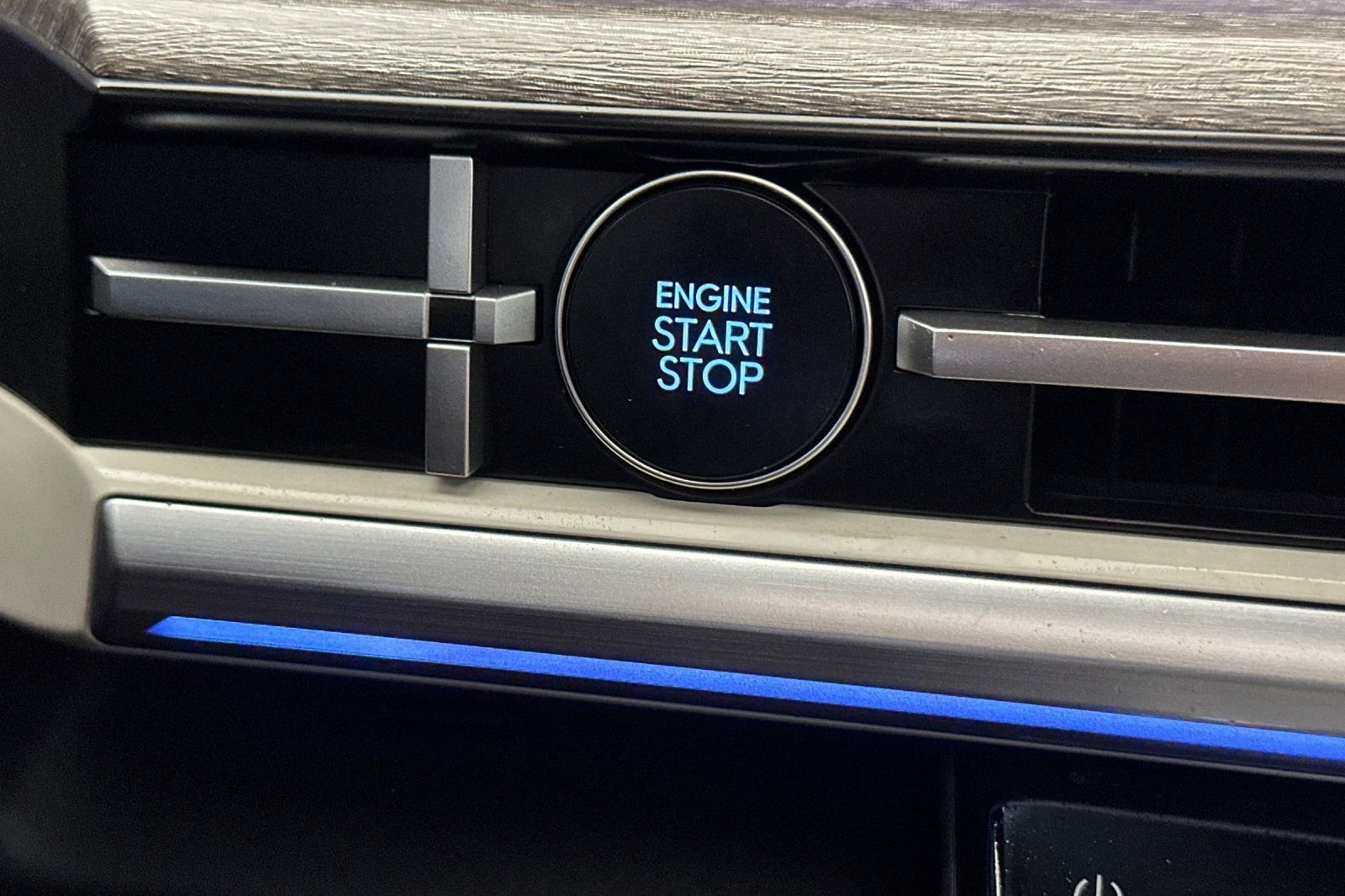 Used 2024 Hyundai Santa Fe Limited image 22