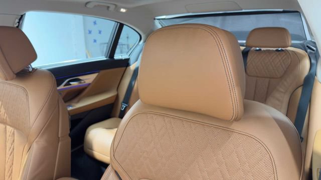 Used 2020 BMW 740i w/ Premium Package RWD image 25