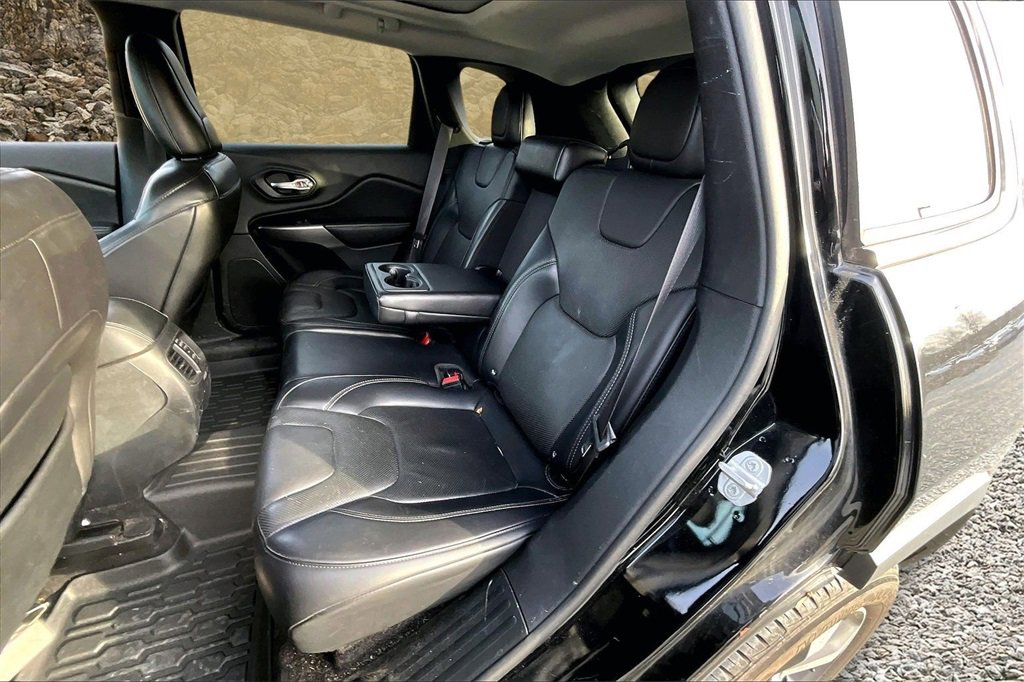 Used 2019 Jeep Cherokee Limited image 24