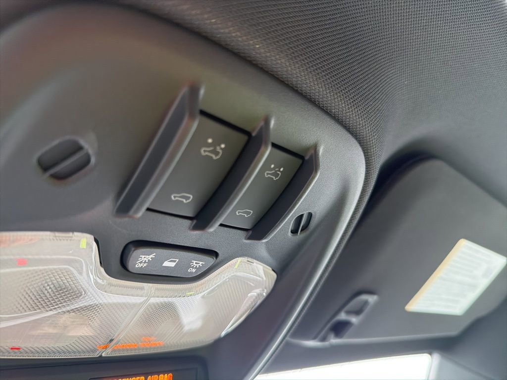 Certified 2025 GMC Canyon Elevation w/ Convenience Package image 16