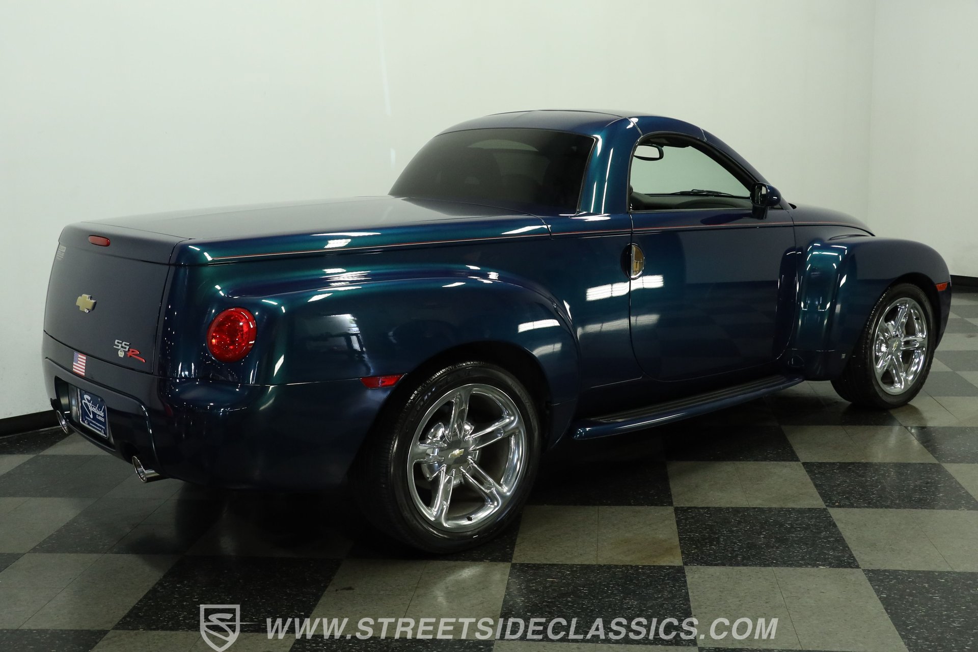 Used 2006 Chevrolet SSR w/ Preferred Equipment Group RWD image 12