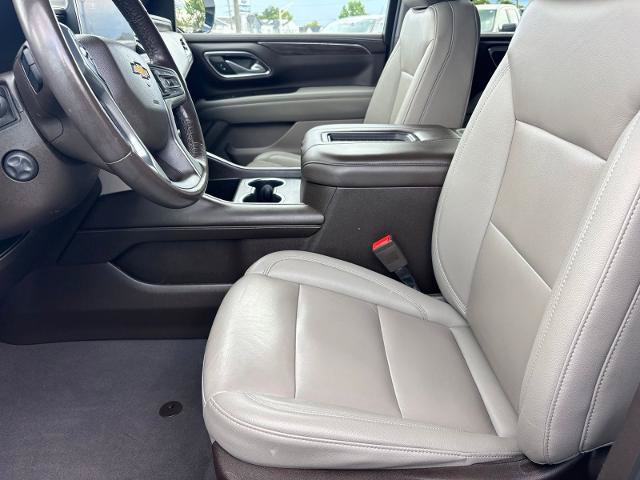 Used 2022 Chevrolet Suburban LT w/ Luxury Package AWD/4WD image 14