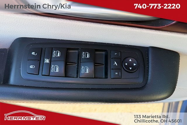 Used 2018 Chrysler Pacifica Limited w/ Tire & Wheel Group image 15