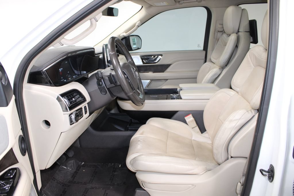 Used 2020 Lincoln Navigator L Reserve w/ Luxury Package AWD/4WD image 24