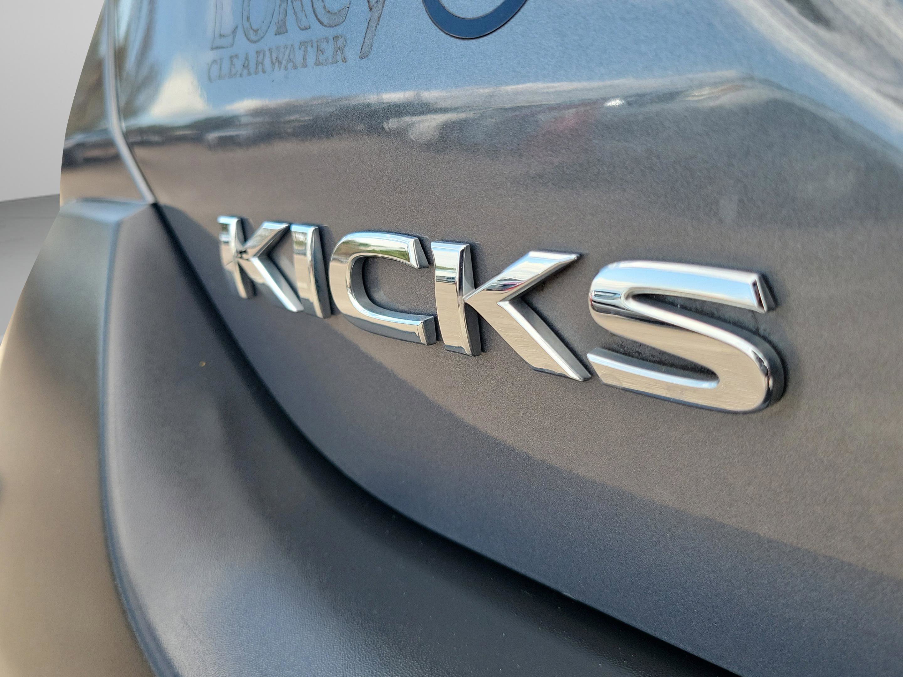 Certified 2020 Nissan Kicks SV image 32