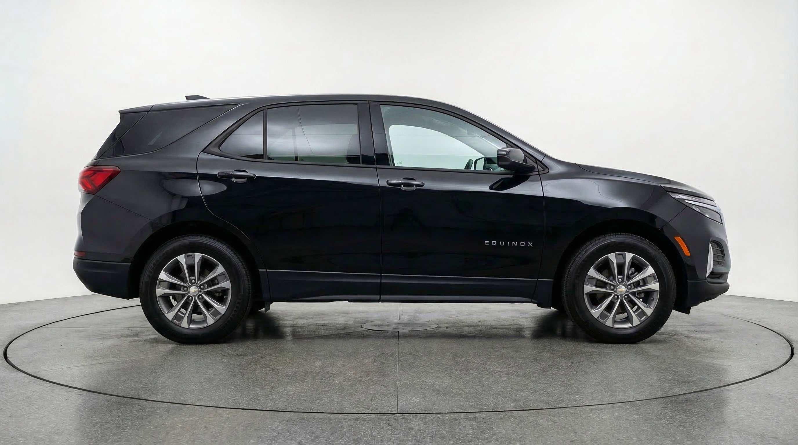 Used 2025 Chevrolet Equinox LT FWD image 11