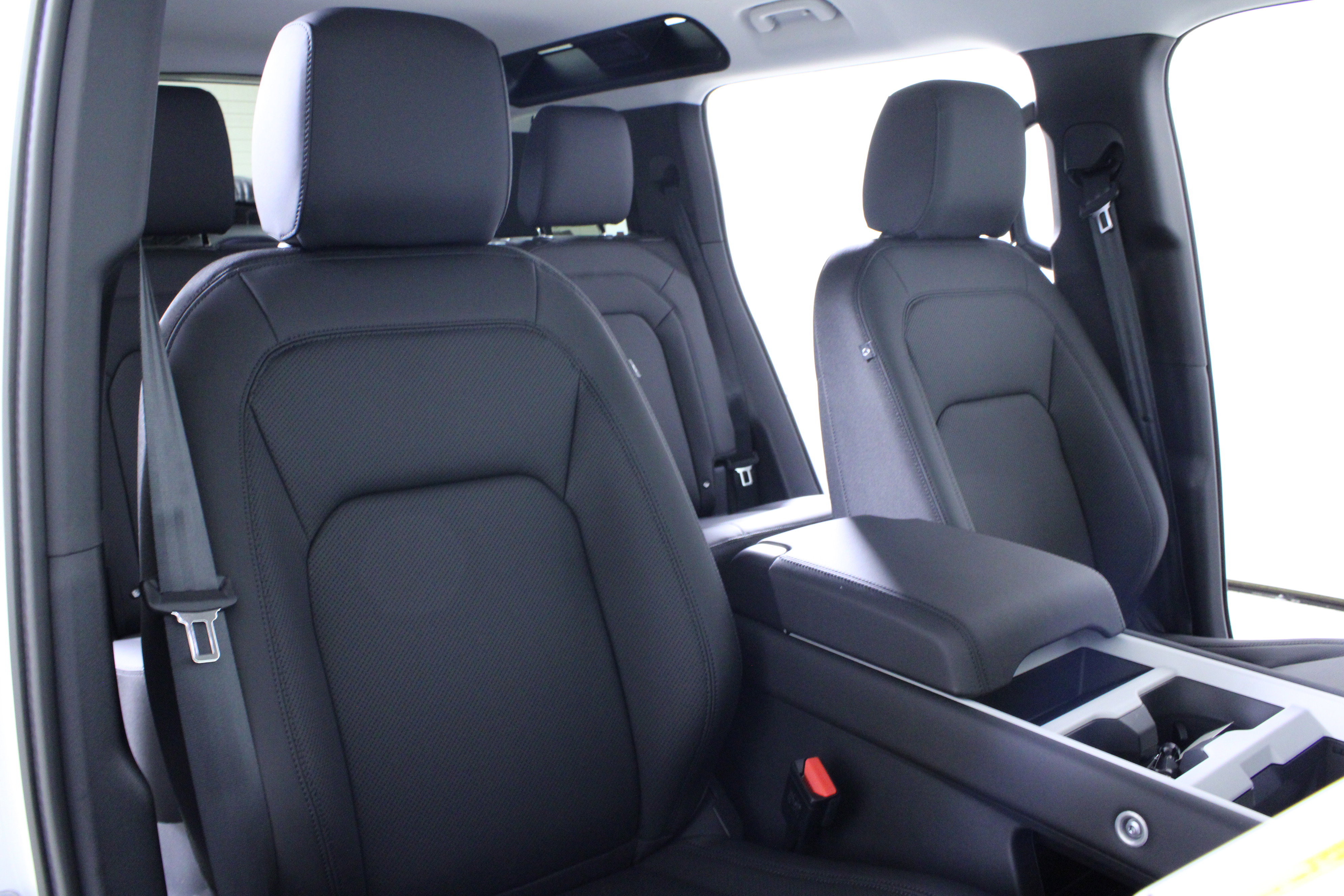 New 2026 Land Rover Defender 110 S image 14