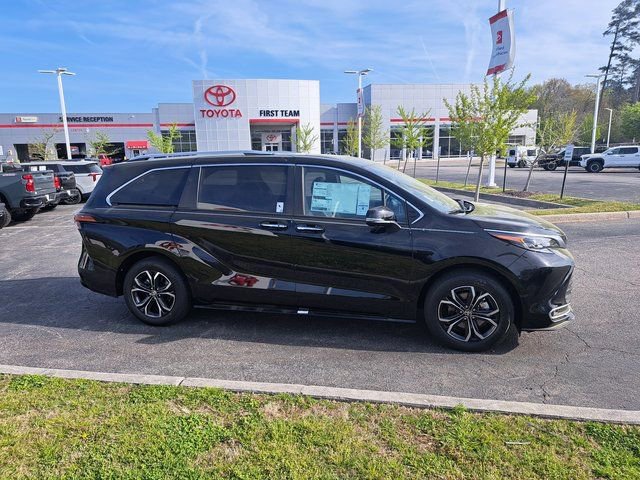 New 2026 Toyota Sienna Platinum image 5