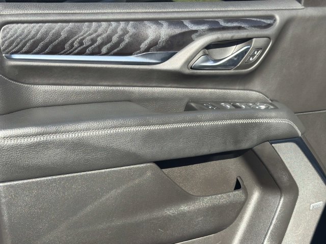 Used 2022 GMC Yukon XL Denali RWD image 19