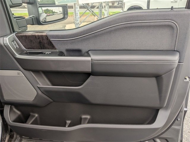 New 2025 Ford F350 Lariat w/ Black Appearance Package image 36