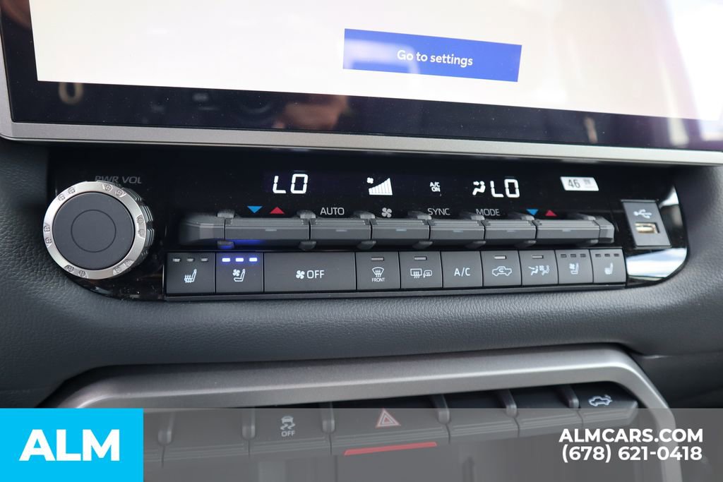 Used 2025 Toyota Tundra Limited image 37
