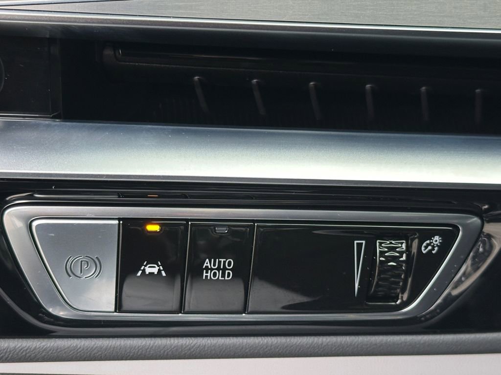 Used 2025 Cadillac Lyriq Sport image 27