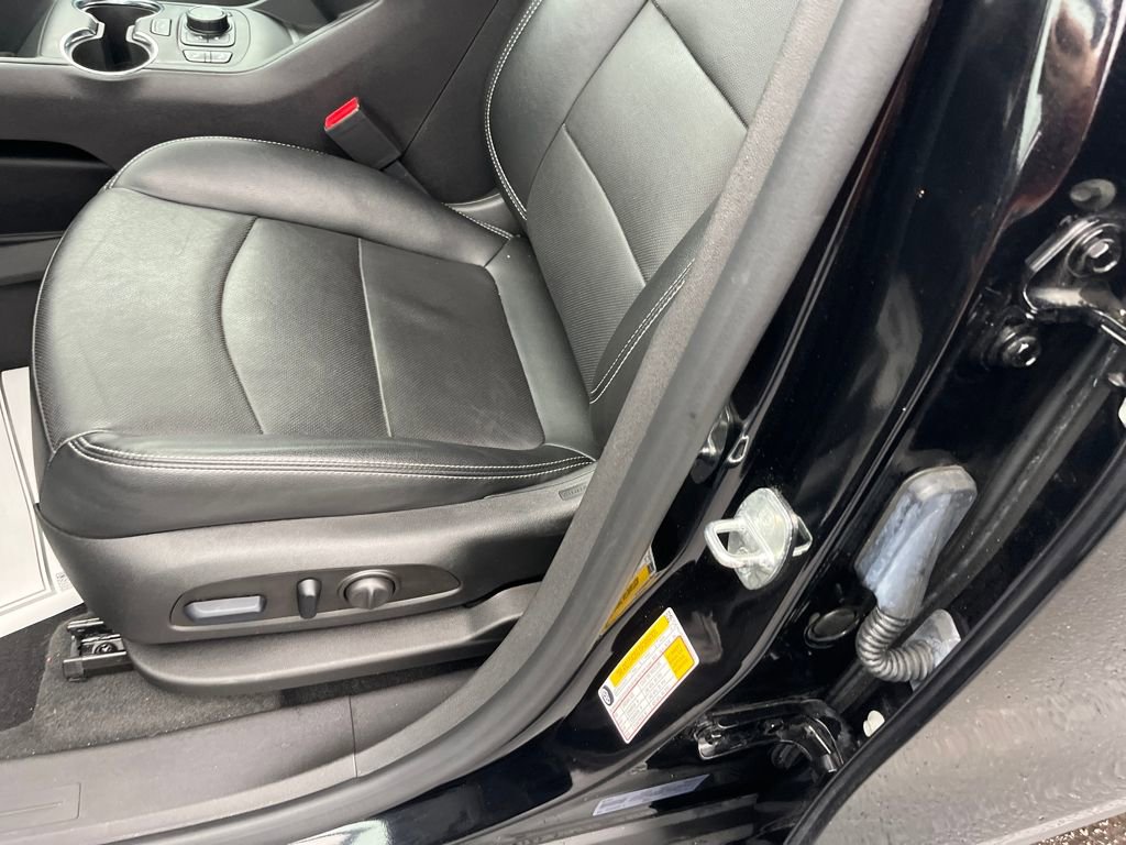 Used 2024 GMC Terrain SLT w/ Tech Package image 22