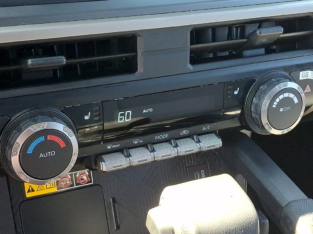 Used 2024 Toyota Tacoma SR5 AWD/4WD image 15