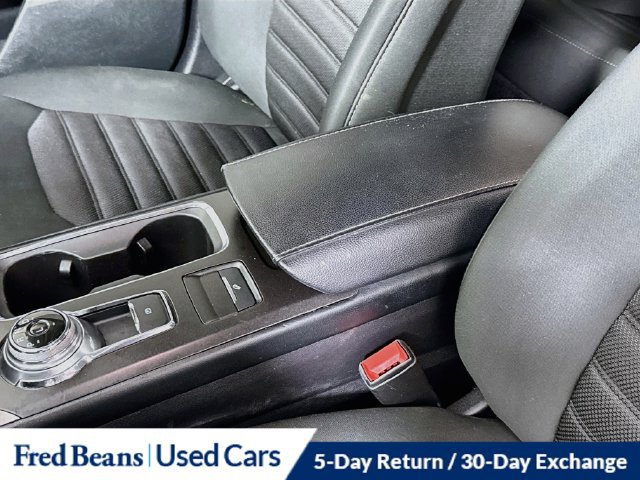 Used 2017 Ford Fusion SE w/ Fusion SE Technology Package FWD image 39