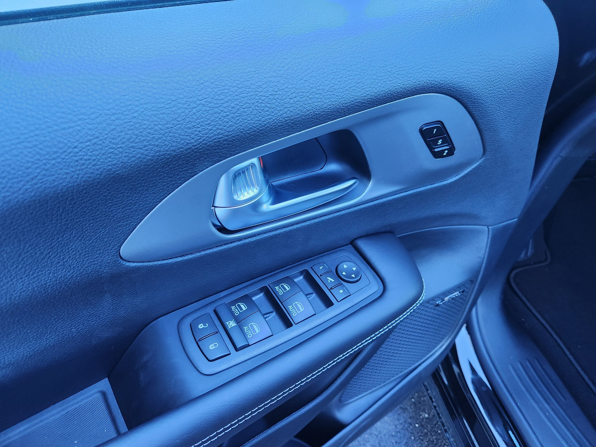 New 2027 Chrysler Pacifica Limited FWD image 18