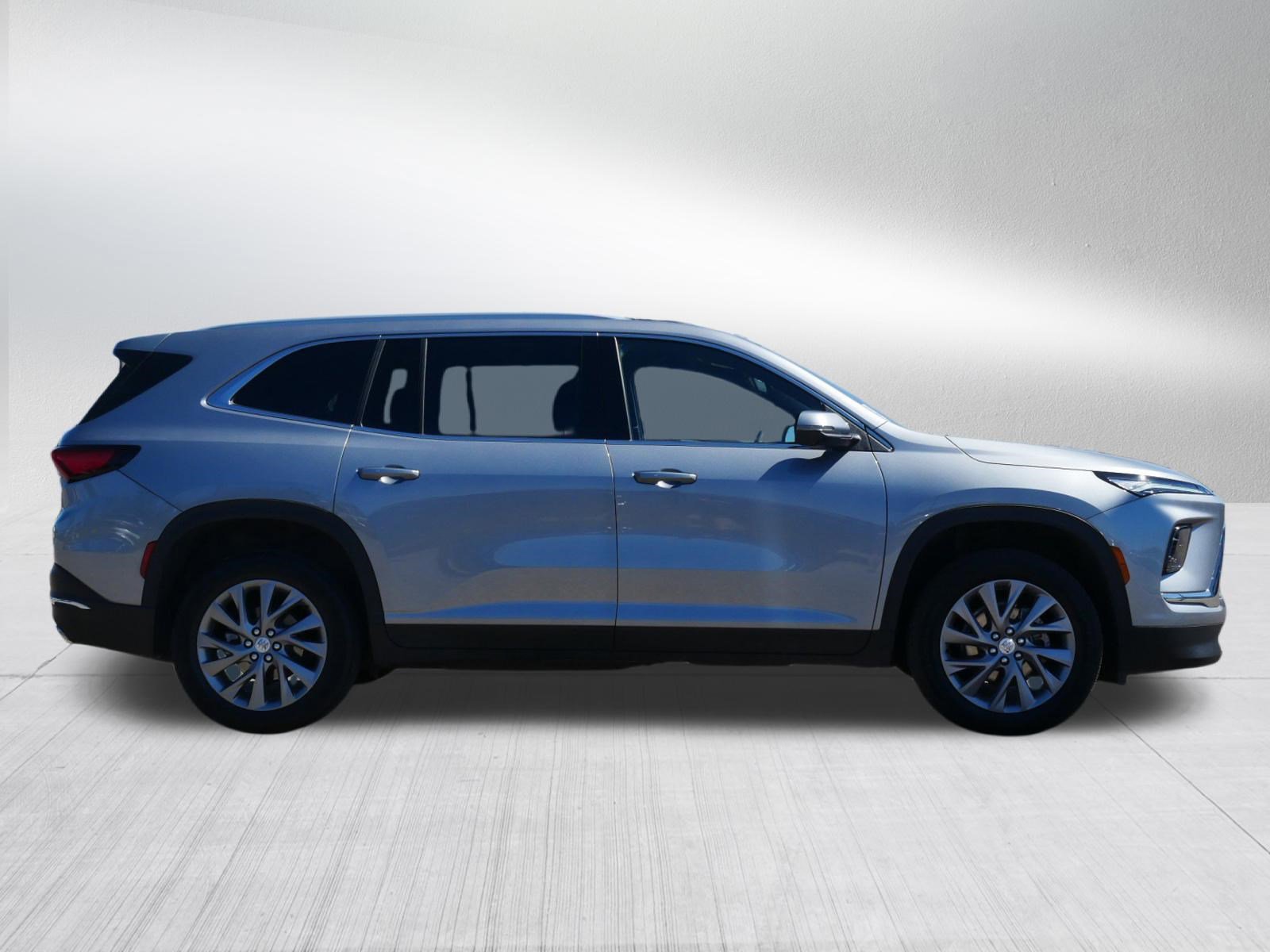 Used 2025 Buick Enclave Preferred image 8