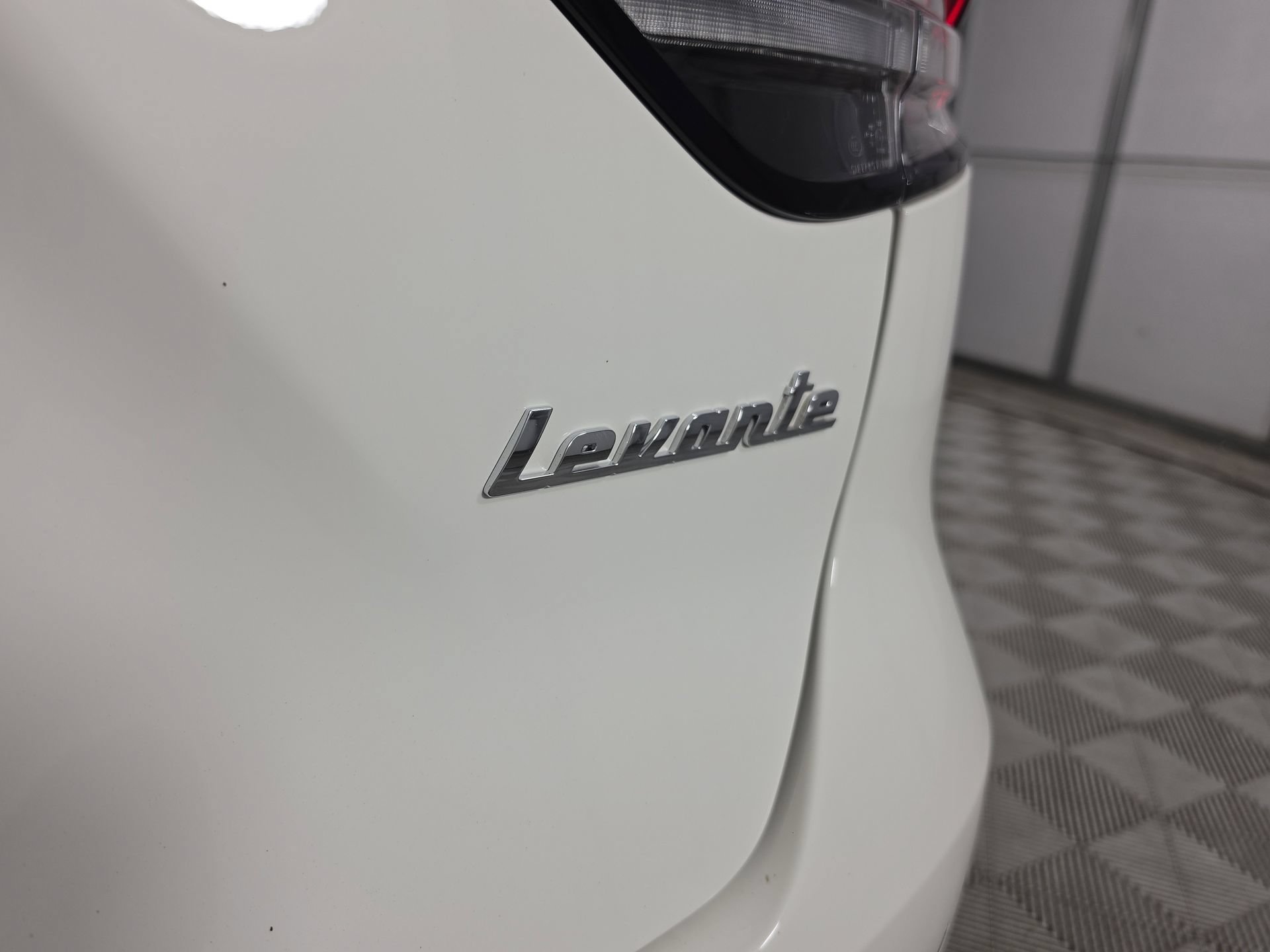 Used 2023 Maserati Levante GT AWD/4WD image 11