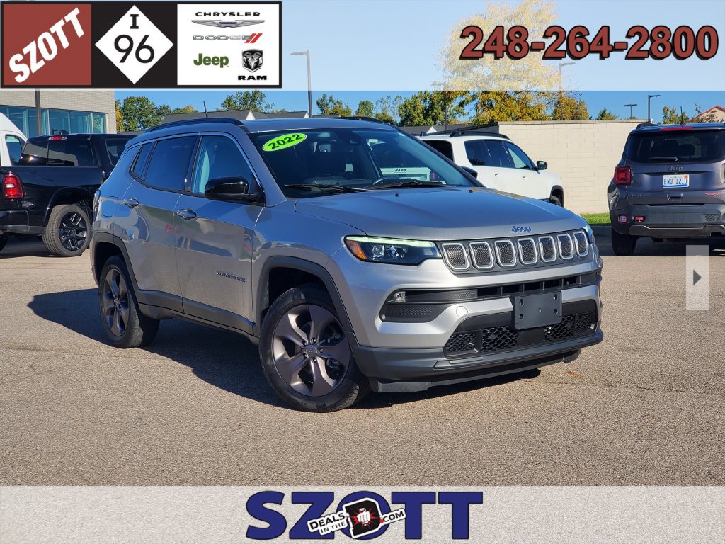 Used 2022 Jeep Compass Latitude w/ Sun and Sound Group AWD/4WD image 1