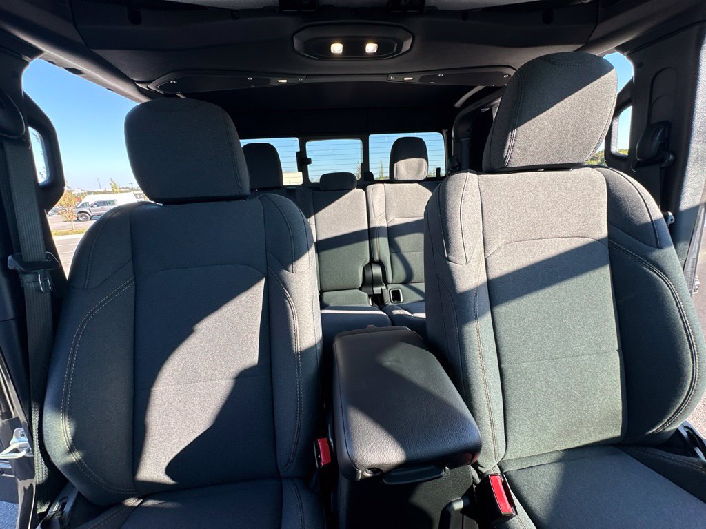 New 2026 Jeep Gladiator Sport w/ Dual Top Group AWD/4WD image 36