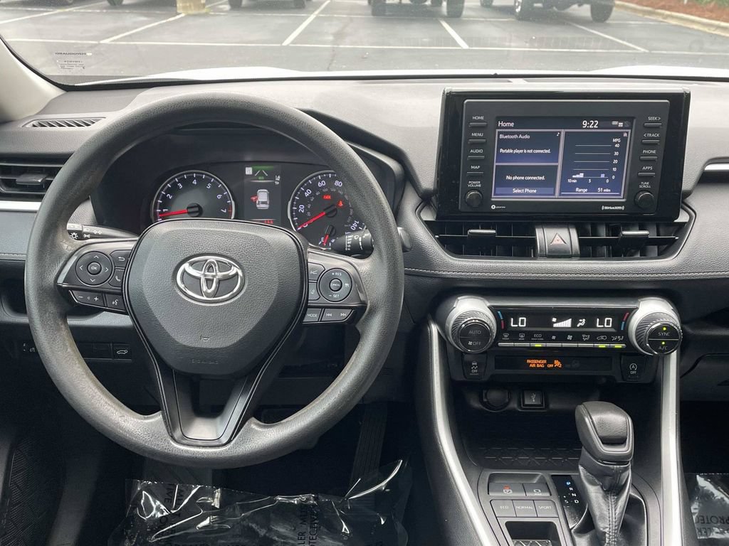 Used 2022 Toyota RAV4 XLE w/ Convenience Package FWD image 18