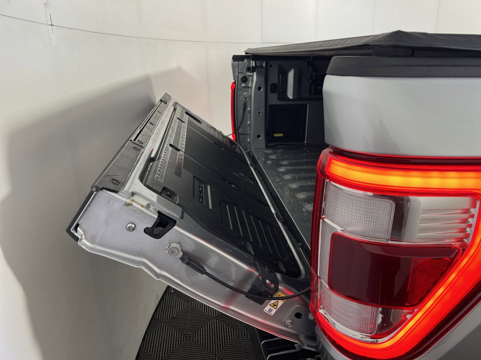 Used 2022 Ford F150 Lariat image 26