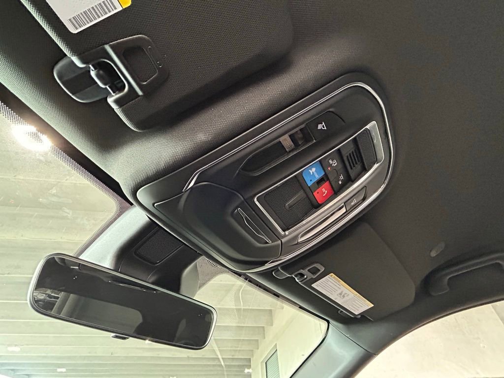 Used 2025 Jeep Grand Cherokee Laredo image 26