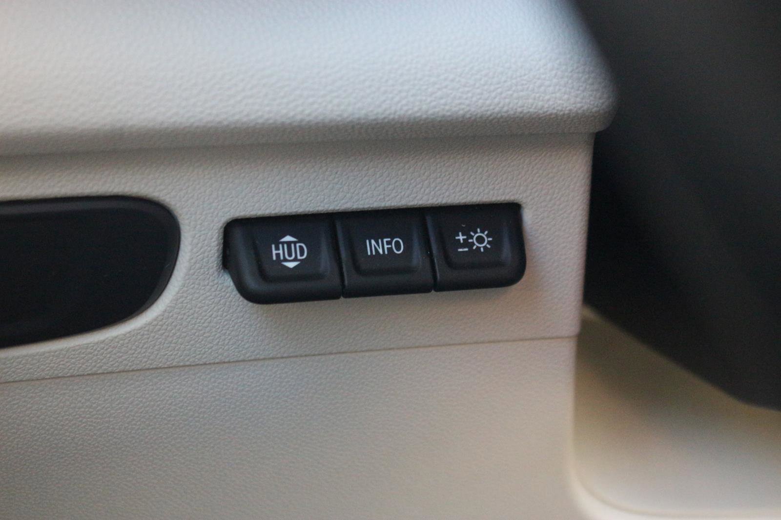 Used 2022 Buick Envision Avenir w/ Safety Package image 31