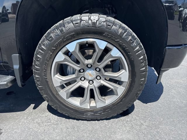 Used 2024 Chevrolet Silverado 1500 High Country w/ Technology Package AWD/4WD image 9