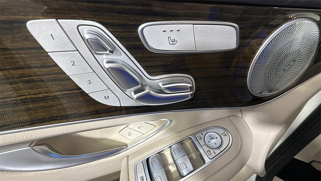 Used 2017 Mercedes-Benz GLC 300 4MATIC image 25