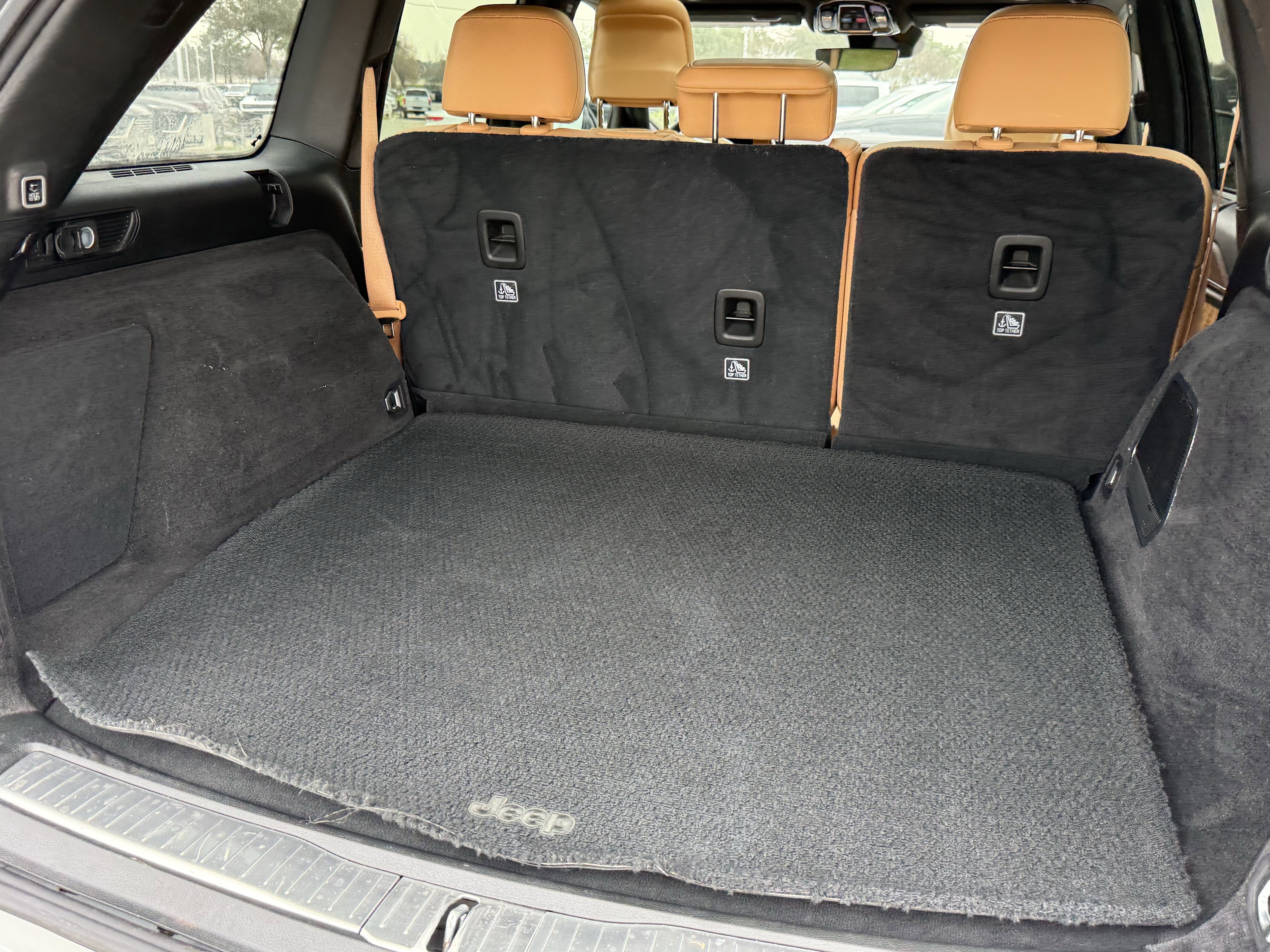 Used 2022 Jeep Grand Cherokee Summit w/ Luxury Tech Group V image 32