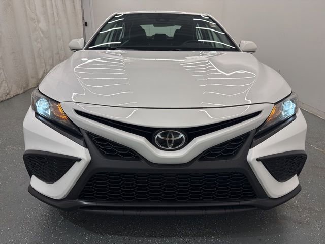 Used 2024 Toyota Camry SE FWD image 4