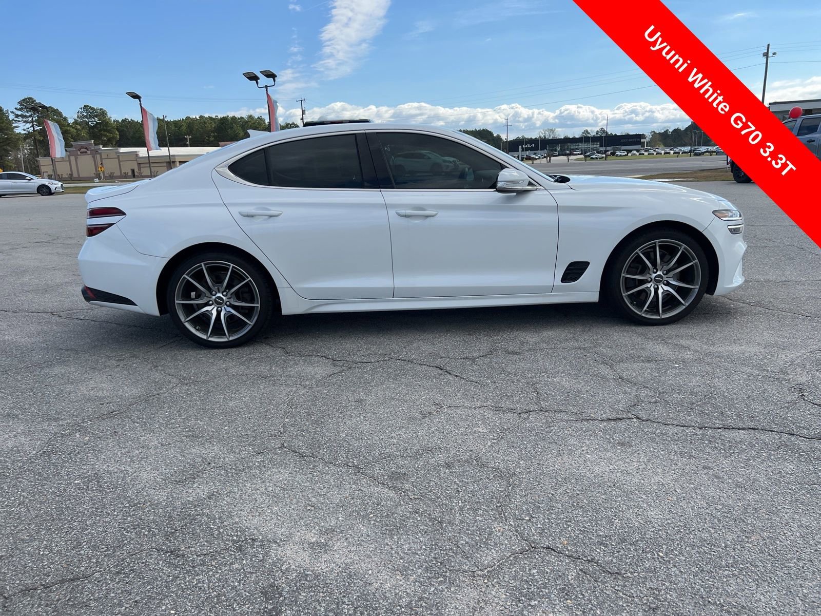 Used 2022 Genesis G70 3.3T image 6
