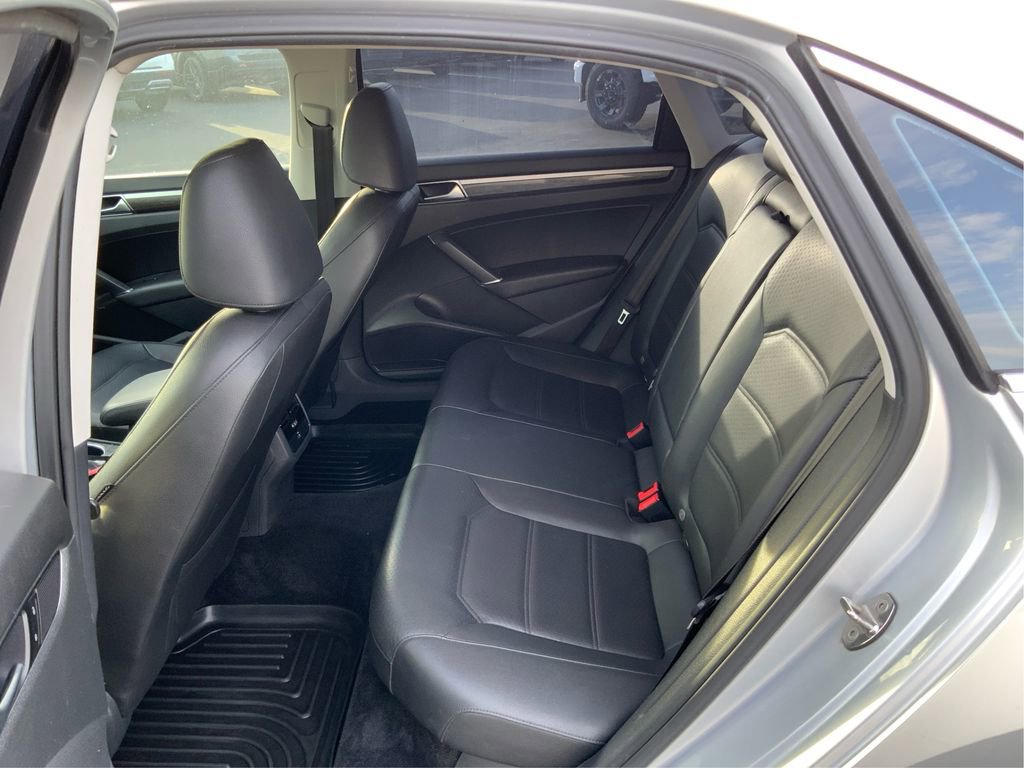Used 2016 Volkswagen Passat 1.8T SE image 10