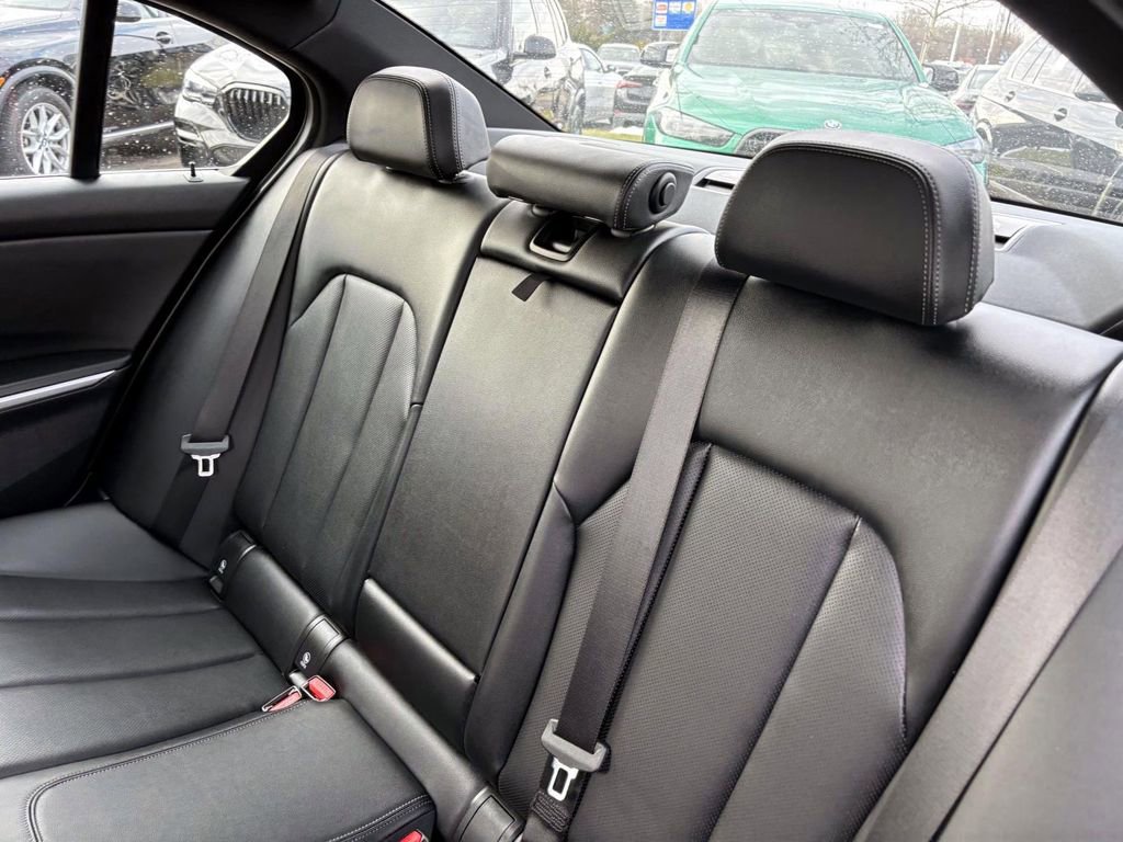 Certified 2025 BMW 330i xDrive Sedan image 27