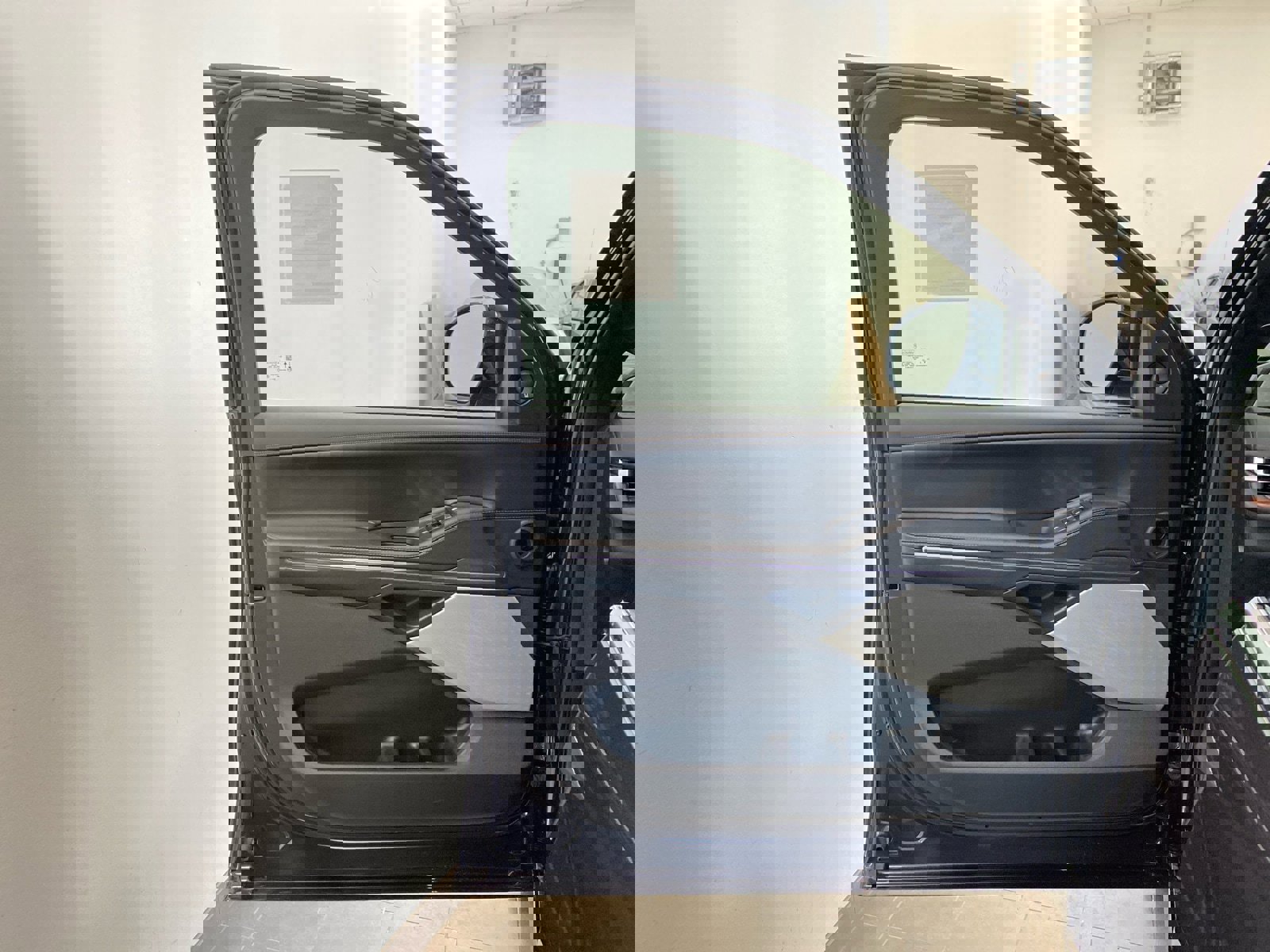 New 2025 Lincoln Navigator Black Label image 17