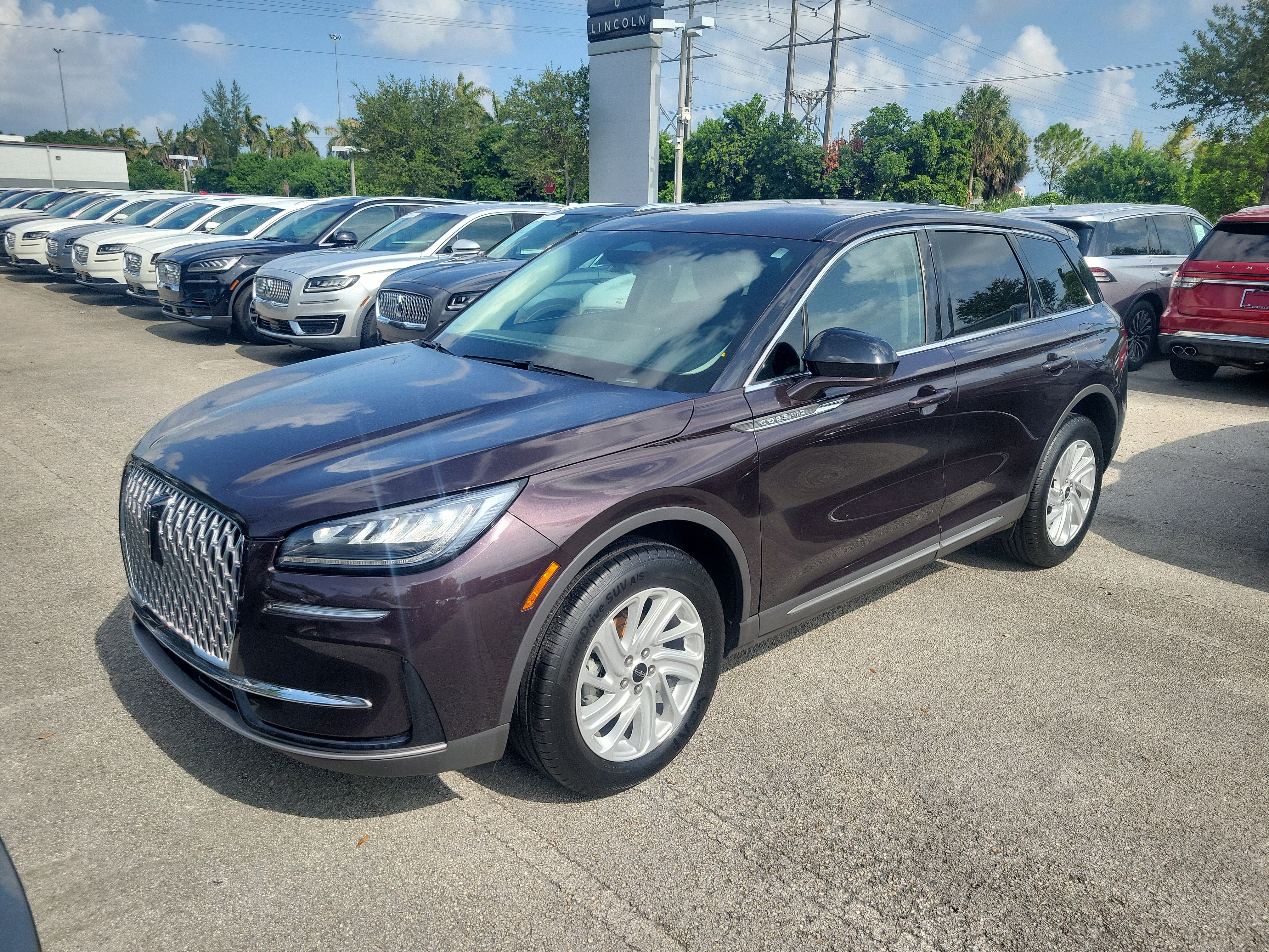 Certified 2023 Lincoln Corsair FWD image 2
