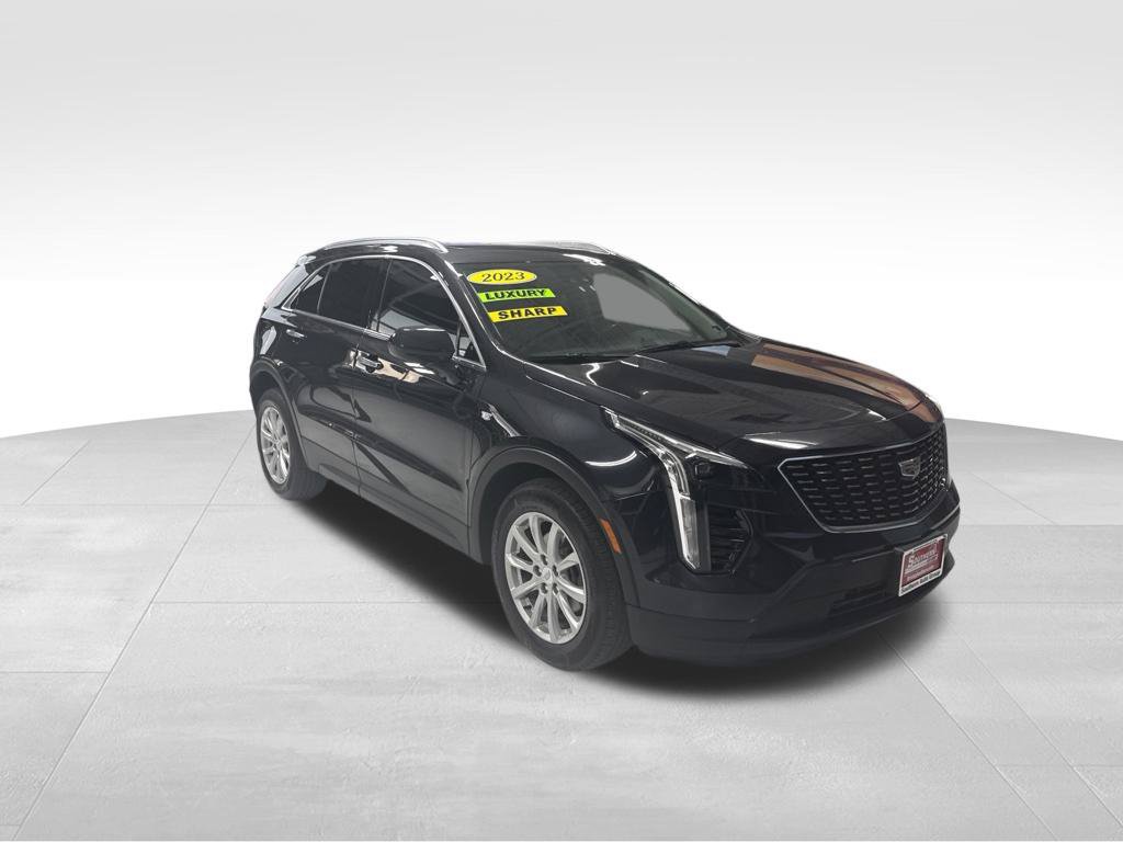 Used 2023 Cadillac XT4 Luxury w/ Cold Weather Package AWD/4WD image 8