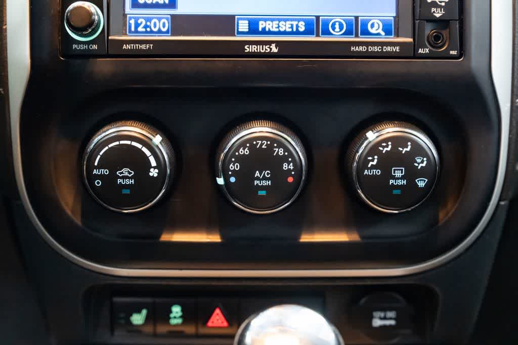Used 2015 Jeep Compass Limited FWD image 12