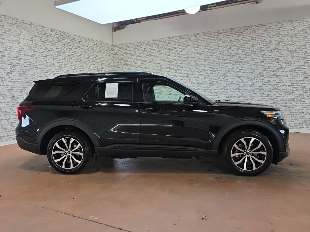 Used 2022 Ford Explorer ST-Line w/ Class IV Trailer Tow Package AWD/4WD image 6