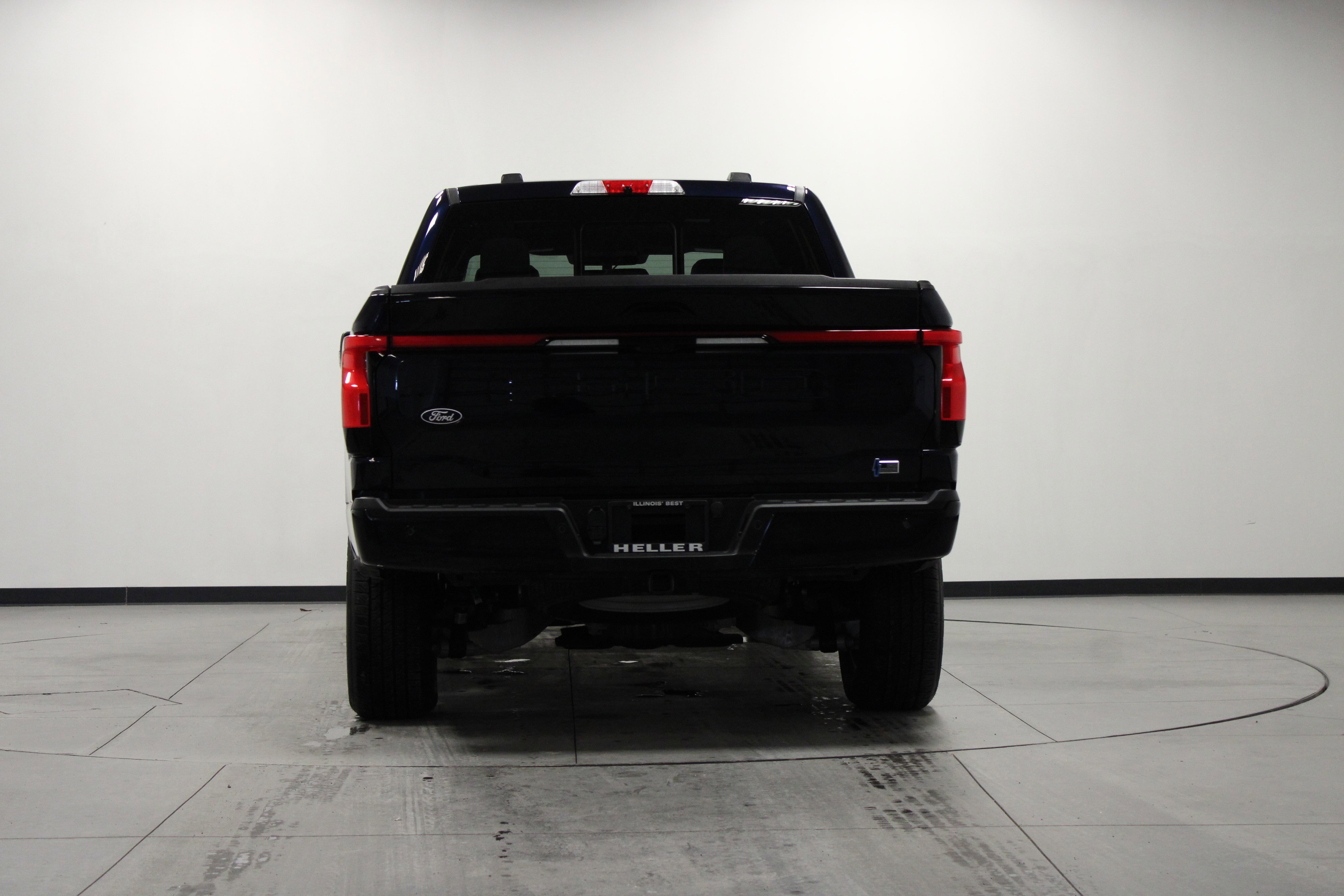 Used 2024 Ford F150 Lightning Lariat image 5