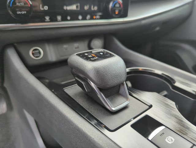 Certified 2022 Nissan Rogue SV image 34